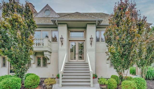 Bordering 130 Acre Preserve, Heated Gunite Pool, Eat-In Chefs Kitchen