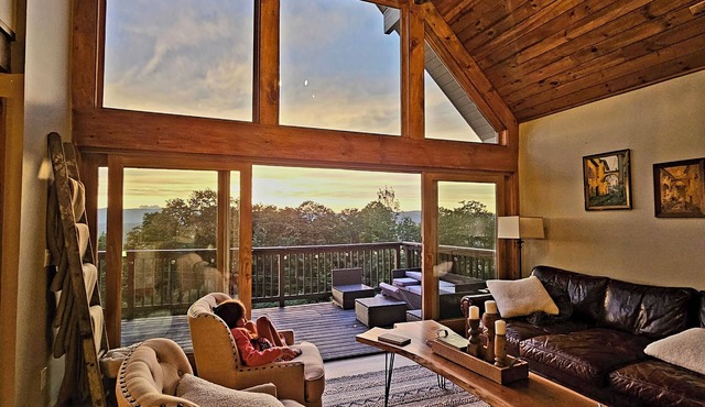Breathtaking Mountain Views and Sunsets, fully renovated, luxury VT retreat,