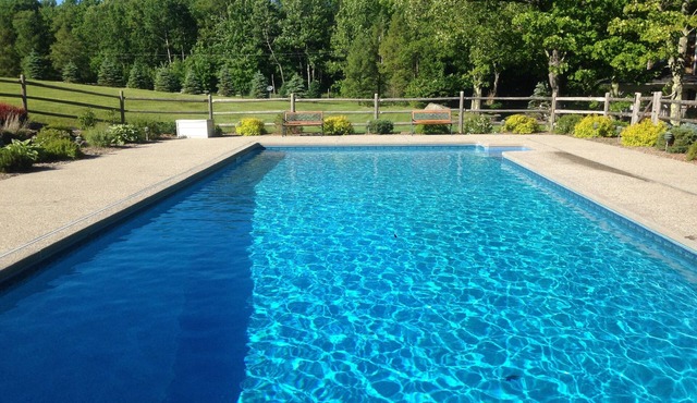 Breathtaking views on Private Estate with Heated 50 foot Salt Water Pool