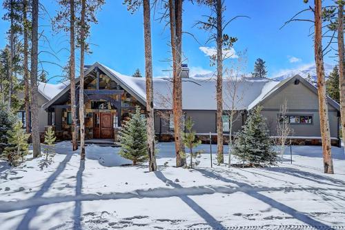 Breck Escape, Spacious 6BR mountain retreat in Breckenridge