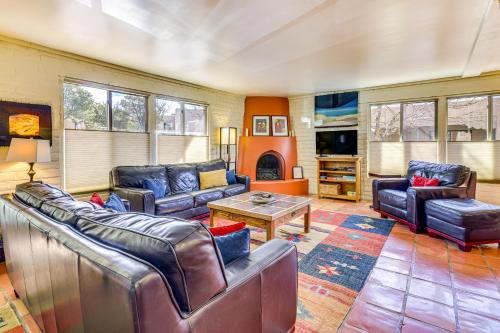 Bright Santa Fe Condo: 30 Min from Ski Basin!