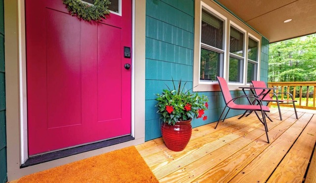 Bright, Spotless Cottage Near Bethel Woods