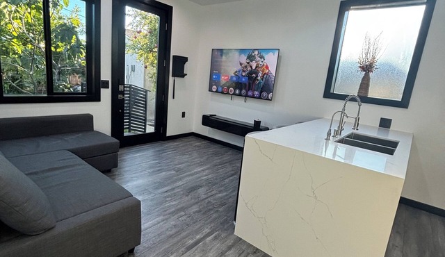 Burbank - Starlight Hills Luxury Guest House
