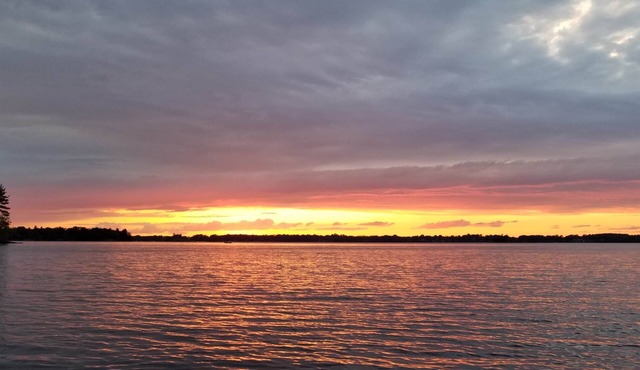 Cabin 3 w/Dock Access *BEAUTIFUL LAKE VIEW*