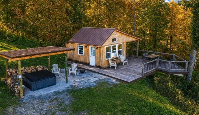 Cabin Getaway - Hot Tub, Scenic Views, Hiking