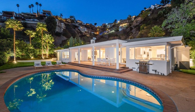 California Mid-Century Private Oasis