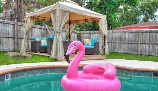 Casa Colorida: Private Pool & 10 min to Fort Lauderdale Beach and Las Olas