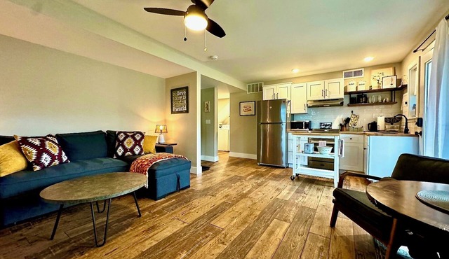 Charming 1 bed/bath Suite in waterfront Cottage