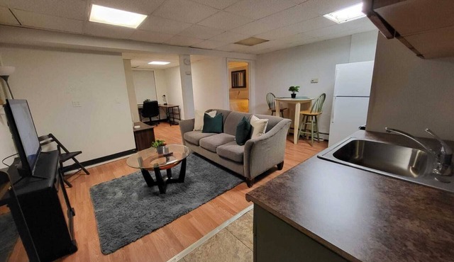 Charming 1-bedroom apartment in cool Troy with WiFi, AC