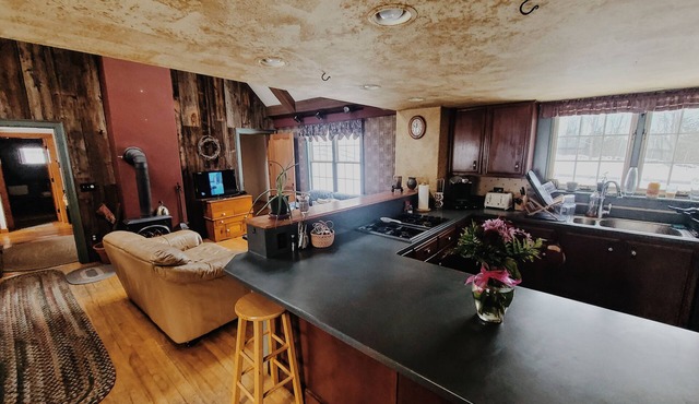 Charming 1700s Farm House on Beautiful 100 Acre Estate