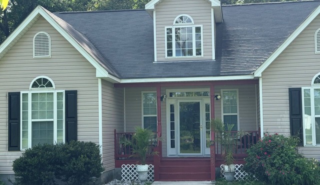 Charming 3-bedroom house in Saint Pauls with AC, WiFi