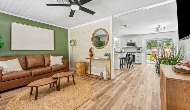 Charming 3Bed House in Crystal River, 5 min to Boat ramp Sleeps 8