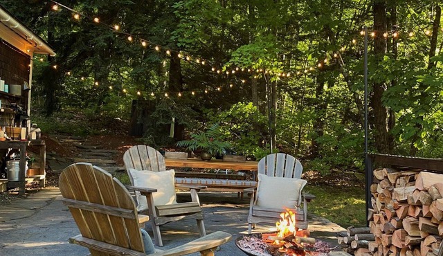 Charming 4-bedroom house with Patio and Firepit in Putney