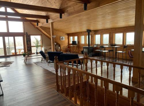 Charming barn loft - all amenities on 60 acre farm in the White Mountains of NH