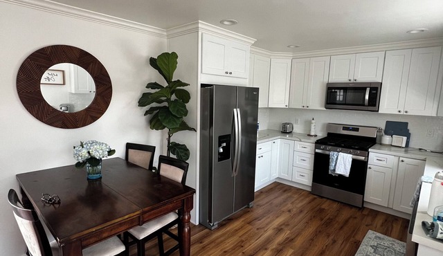 Charming brand new 2-bedroom house in welcoming Long Beach with AC, WiFi