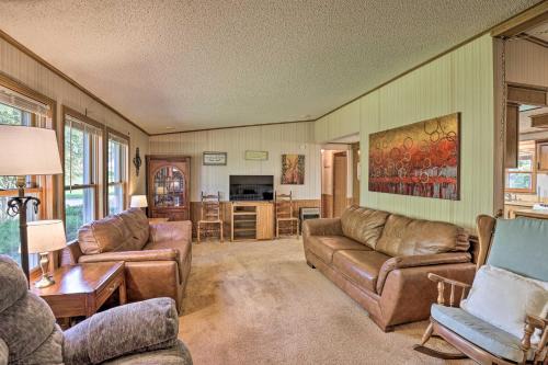 Charming Burdett Home with Grill, Gazebo + Yard