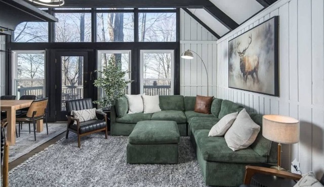 Charming Cabin | Near Slopes | Hot Tub | Pets | Spring Savings