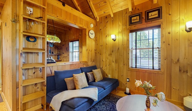 Charming cottage with a cozy, welcoming vibe