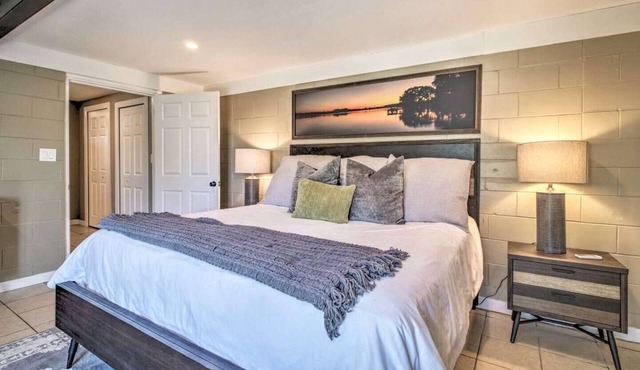 Charming Lakefront Apt. Near Disney