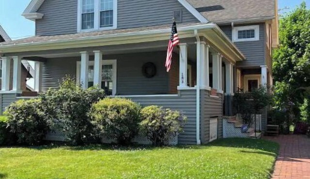 CHARMING LARGE 3 Bedroom Entire Home