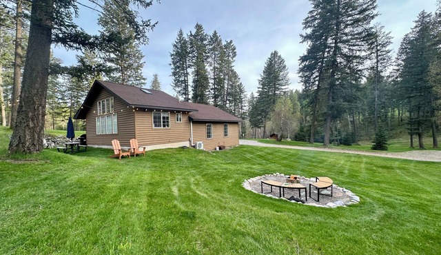 Charming studio guesthouse in delightful Bigfork with AC, WiFi