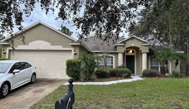 Charming Villa with Private Pool in a gated community 20 min to Disney!