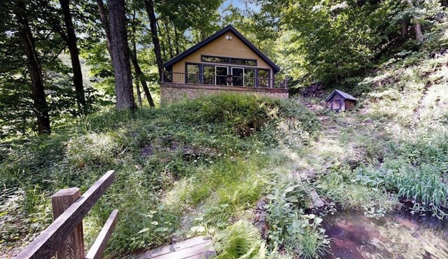 Charming waterfront 2BR house, private beach, waterfall, firepit, wifi, kayak