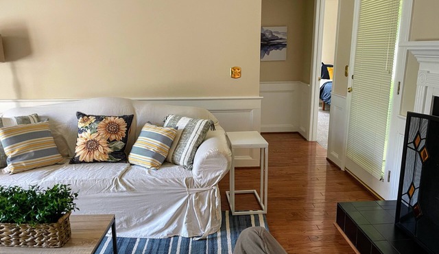 Cheerful & Spacious 3 Bedroom Home