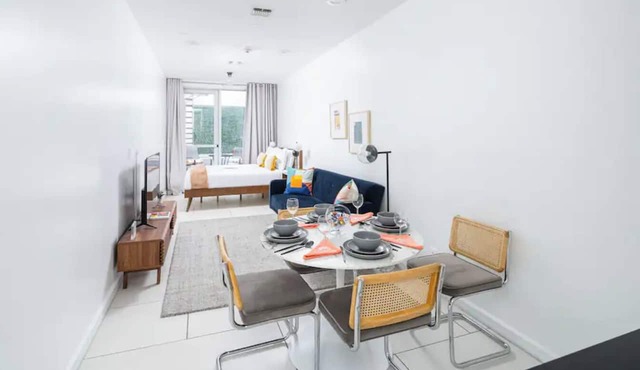 Chic Midtown Studio with Patio #203