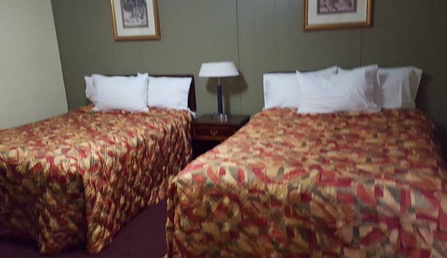 Colonial West Motel
