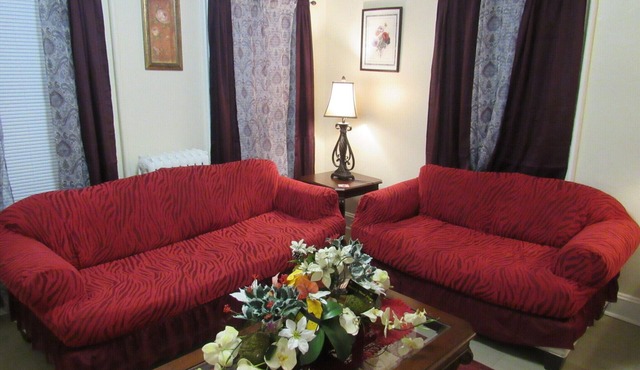 Comfortable 3BR Home with Parking, Laundry & Workspace