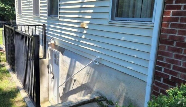 Comfortable, spacious, basement, 1bdrm apartment, sleeps 4