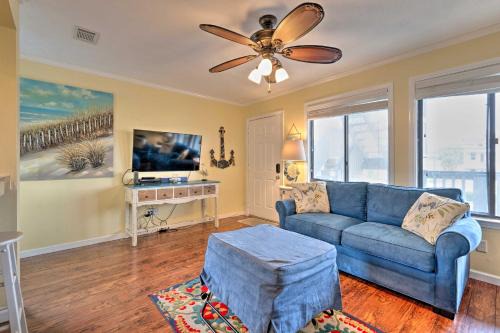 Convenient PCB Condo w/Pool Access: Walk to Beach
