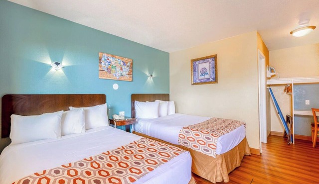 Convenient Stay Close to Oceanside Attractions