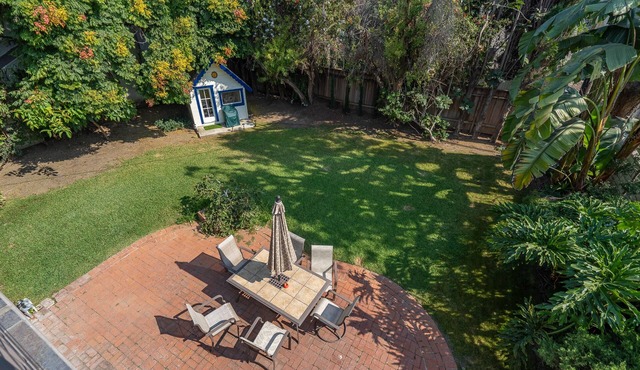 Cool August Getaway! A/C. Easy access: Beach, Airport, UCLA, Santa Monica, DTLA!