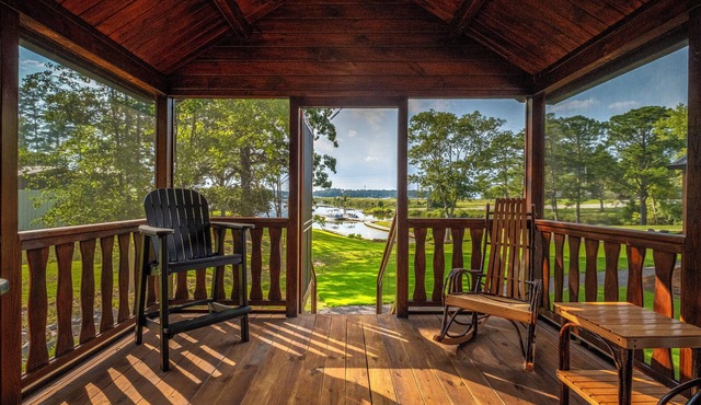 Cowan Creek Lodges