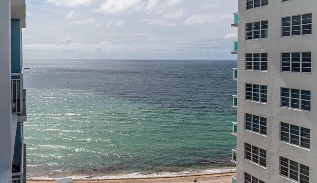 Cozy 1-bedroom condo in cool Miami with AC & wife