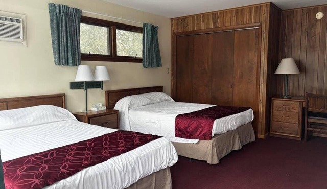 Cozy 1-bedroom hotel room in lovely Hamilton - #314 Gilbreth