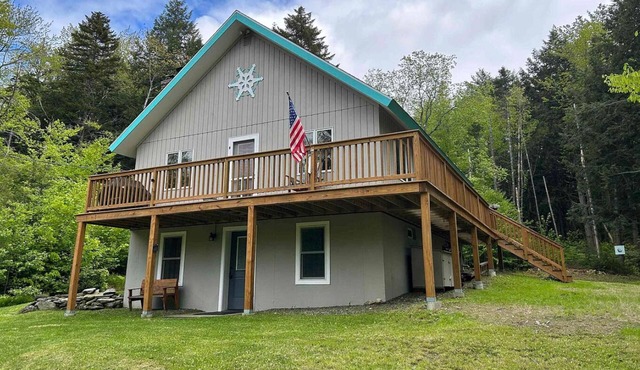 Cozy 3 bedroom 2 bathroom chalet centrally located in Southern Vermont.