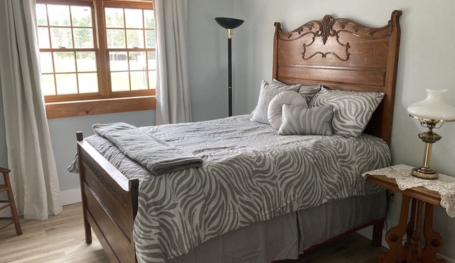 Cozy apartment that’s conveniently located just on the edge of town.