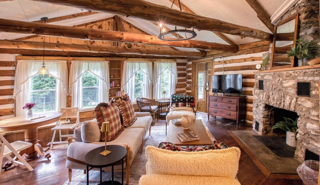 Cozy Cottage in the Berkshires on 1.6 Acres