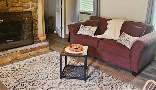 Cozy Oneida Lake Getaway: Steps to Sylvan Beach!
