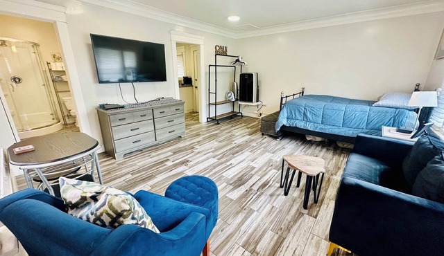 Cozy Studio Downtown Long Beach, Near Hospitals