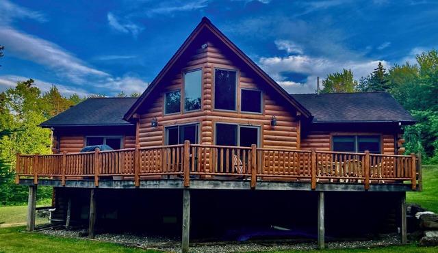 Cozy Vermont Log Cabin Chalet Only Minutes from Jay Peak