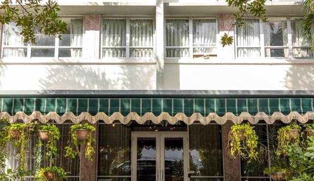 Crest Hotel Suites