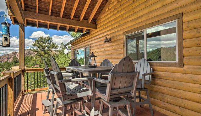 Cripple Creek Mountain Getaway w/Hot Tub & Views!
