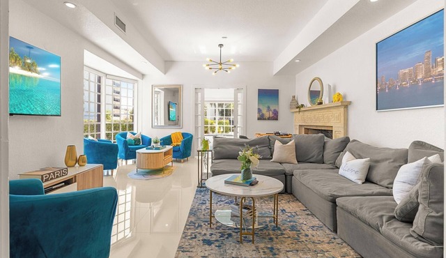 DIAMOND GREAT VILLA FOR LARGE GROUPS IN THE HEART OF SOUTH BEACH!