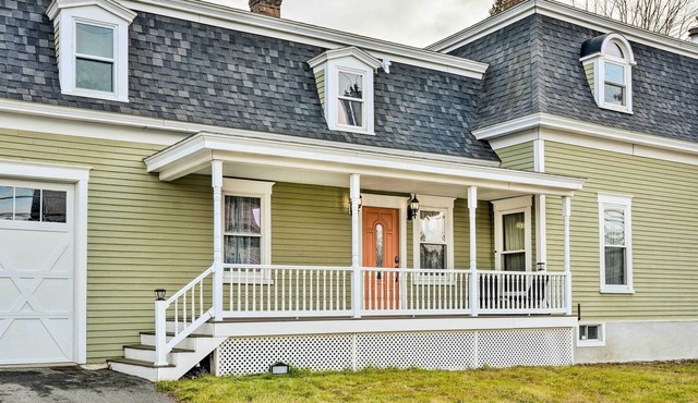 Downtown Lancaster French Victorian Gem!
