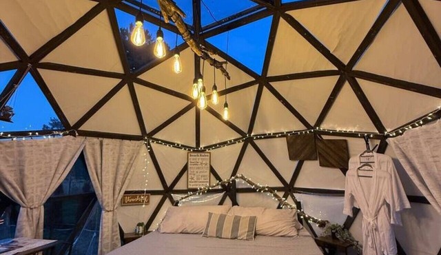 Drift & Dream Dome/AC/Private Hot Tub/Pet Friendly