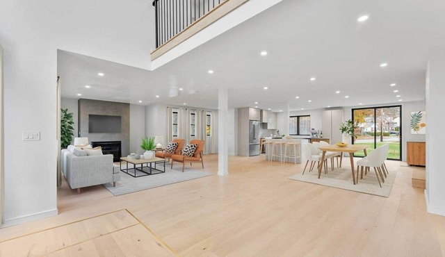 Elegant & Spacious Stay in the Heart of Needham